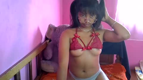 Snapshot of elisah01 chatting on June 17, 2026, 5:32 am elisah01 online show from June 17, 2026, 5:32 am