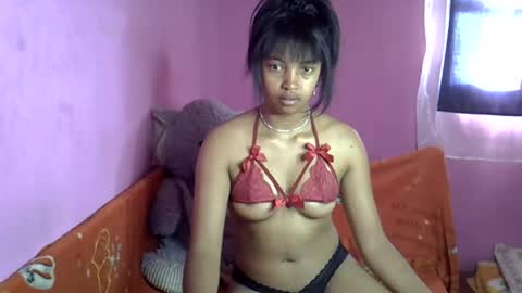 Snapshot of elisah01 chatting on June 20, 2026, 5:21 am elisah01 online show from June 20, 2026, 5:21 am