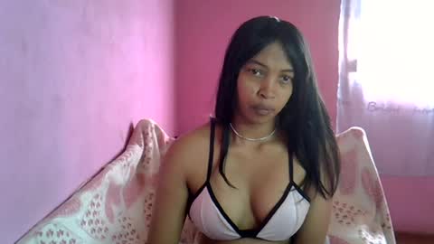 elisah01 online show from July 13, 2026, 5:32 am