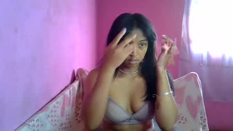 elisah01 online show from August 4, 2026, 5:43 am