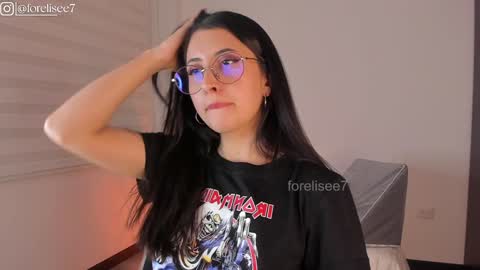 Snapshot of elise_77 chatting on December 27, 2024, 1:53 am Eli online show from December 27, 2024, 1:53 am