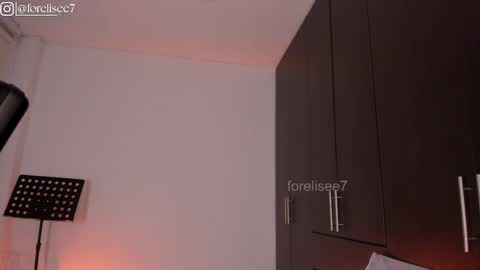 Snapshot of elise_77 chatting on February 18, 2025, 8:16 am Eli online show from February 18, 2025, 8:16 am