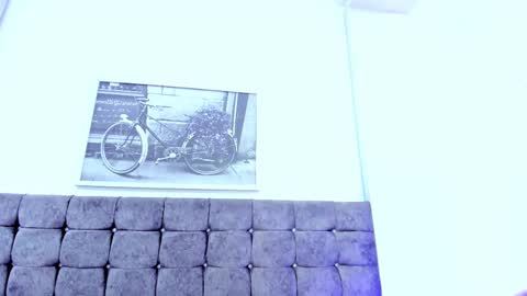 Snapshot of elise_leyton chatting on February 21, 2025, 6:04 pm ELISE LEYTON online show from February 21, 2025, 6:04 pm