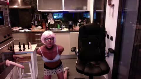 Snapshot of elise_tv chatting on January 31, 2026, 9:24 pm Barbie online show from January 31, 2026, 9:24 pm