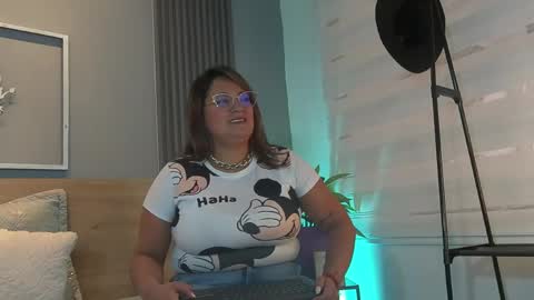 Snapshot of eliseplayboobs chatting on May 11, 2026, 5:10 pm Elise Play Boobs online show from May 11, 2026, 5:10 pm