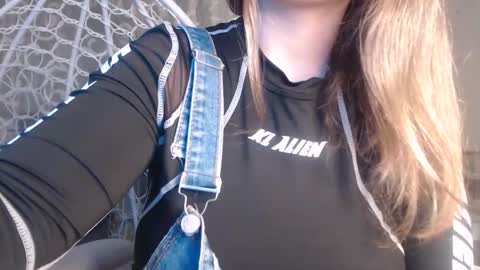 Snapshot of elisionprayx chatting on February 9, 2025, 6:58 pm ElisionPrayX online show from February 9, 2025, 6:58 pm