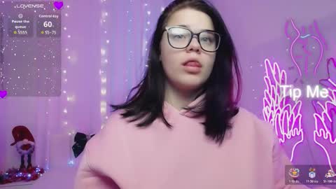 Snapshot of eliss_mystery chatting on December 16, 2025, 7:24 am Eliss online show from December 16, 2025, 7:24 am