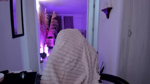 Snapshot of elissa_dominguez chatting on May 16, 2026, 3:36 am Elissa online show from May 16, 2026, 3:36 am