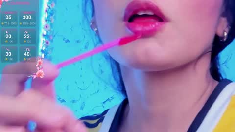 E L I S S A online show from November 19, 2025, 2:22 am