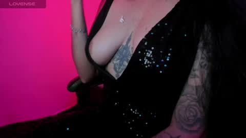 Snapshot of elissa_iris chatting on May 20, 2026, 2:29 am E L I S S A online show from May 20, 2026, 2:29 am