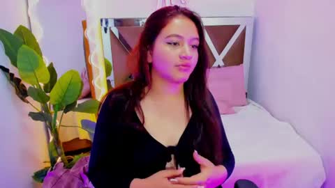 Snapshot of elissa_tay chatting on July 22, 2026, 4:32 pm elissa_tay online show from July 22, 2026, 4:32 pm