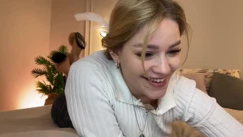 Snapshot of elixiirr chatting on December 14, 2025, 5:51 pm Stephanie online show from December 14, 2025, 5:51 pm