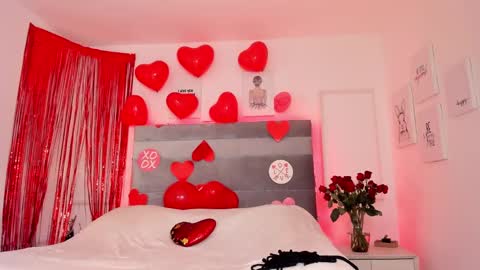 Elizabeth  online show from February 15, 2025, 4:12 pm