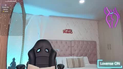 Snapshot of eliza_eup69 chatting on December 14, 2025, 7:40 pm ELIZA online show from December 14, 2025, 7:40 pm