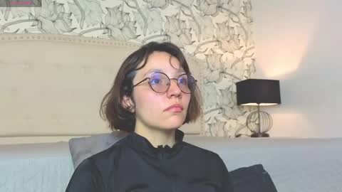 Eliza online show from April 21, 2026, 7:39 pm
