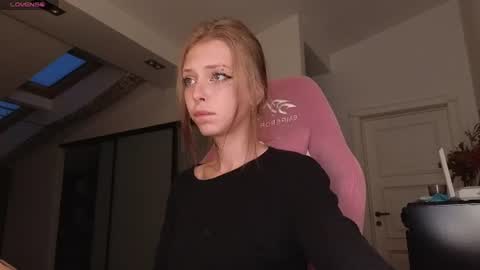 Snapshot of eliza_sadcat chatting on July 9, 2026, 8:02 pm Elizabeth online show from July 9, 2026, 8:02 pm