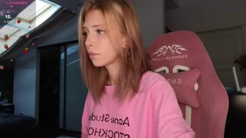 Snapshot of eliza_sadcat chatting on July 16, 2026, 12:44 pm Elizabeth online show from July 16, 2026, 12:44 pm