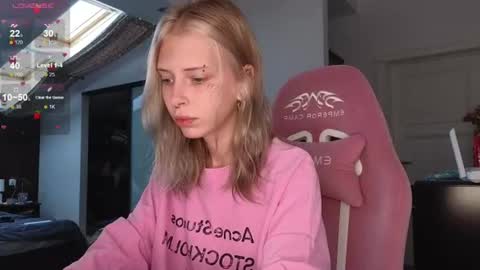 Snapshot of eliza_sadcat chatting on July 30, 2026, 3:55 pm Elizabeth online show from July 30, 2026, 3:55 pm