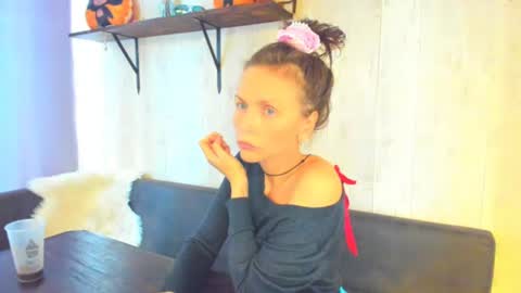Snapshot of elizabe_th chatting on July 26, 2026, 11:28 am Elizabethangel online show from July 26, 2026, 11:28 am