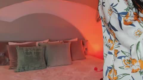 Snapshot of elizabeth_clark_ chatting on October 24, 2025, 8:05 pm Eli online show from October 24, 2025, 8:05 pm