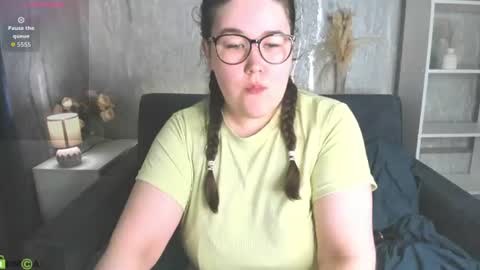 Snapshot of elizabeth_lia chatting on August 4, 2026, 8:28 am Elizabeth Wed Thurs Frid Sat Sun 10 AM 13 PM online show from August 4, 2026, 8:28 am
