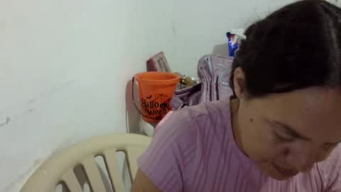 Elizabeth Martinez  online show from April 20, 2026, 11:17 pm