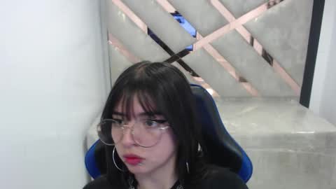 Snapshot of elizabeth_t_ chatting on February 5, 2026, 12:54 pm Elizabeth online show from February 5, 2026, 12:54 pm