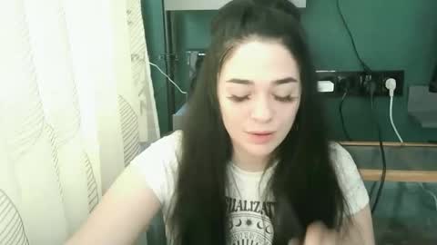 elizabeth_xi online show from October 9, 2025, 11:41 am