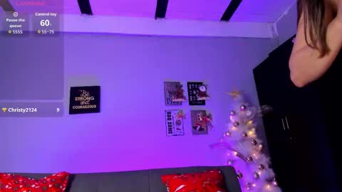 Elizabeth bolt    online show from December 18, 2025, 8:04 pm