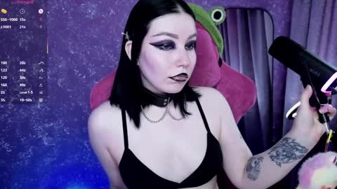 Snapshot of elizabethflowerr chatting on June 9, 2026, 5:08 am Eli online show from June 9, 2026, 5:08 am
