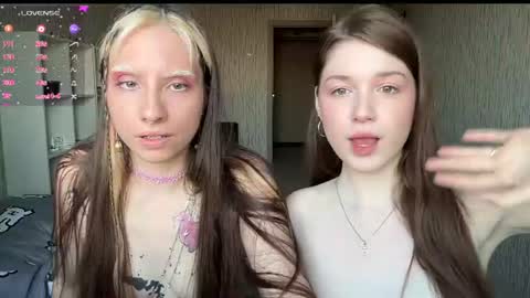 Snapshot of elizabethh_brown chatting on July 1, 2026, 1:24 pm elizabethh_brown online show from July 1, 2026, 1:24 pm