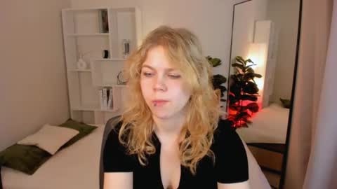 Snapshot of elizabethvane chatting on June 25, 2026, 5:23 am Elizabeth online show from June 25, 2026, 5:23 am