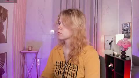 Snapshot of elizabethvane chatting on July 2, 2026, 5:35 am Elizabeth online show from July 2, 2026, 5:35 am