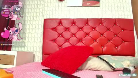 elizabetth_roman online show from April 30, 2026, 8:57 pm