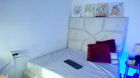 Snapshot of elizawiliamst chatting on July 24, 2026, 11:19 am Eliza online show from July 24, 2026, 11:19 am