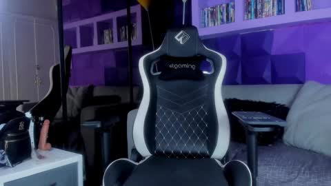 elizbeth_777 online show from February 7, 2025, 2:15 pm