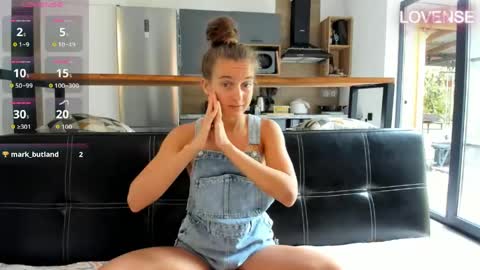 Snapshot of elizsweet chatting on May 2, 2026, 9:25 am Eliz online show from May 2, 2026, 9:25 am