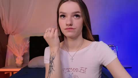 Snapshot of elizzza_ chatting on June 10, 2026, 5:18 am elizzza_ online show from June 10, 2026, 5:18 am