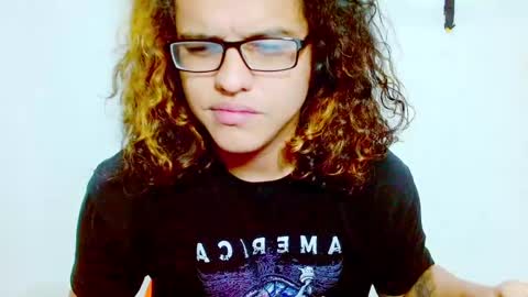 Snapshot of elkingthe chatting on December 8, 2024, 1:14 pm Diana online show from December 8, 2024, 1:14 pm