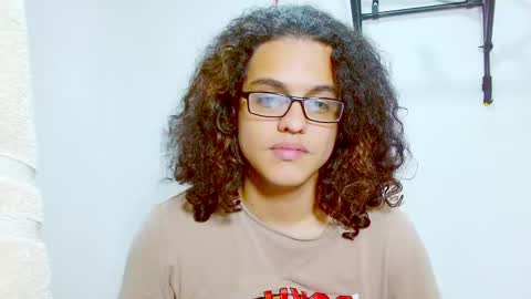 Snapshot of elkingthe chatting on December 31, 2024, 4:14 pm Diana online show from December 31, 2024, 4:14 pm