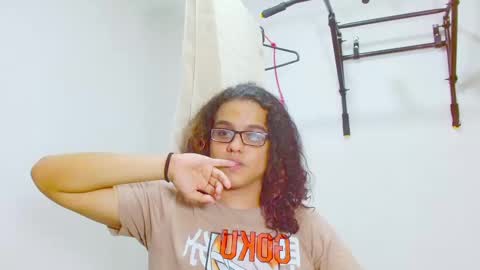 Snapshot of elkingthe chatting on February 23, 2025, 12:19 am Diana online show from February 23, 2025, 12:19 am