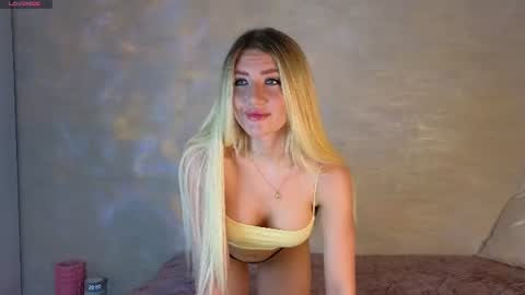 Snapshot of ella__sweety chatting on June 27, 2026, 2:05 am Ella online show from June 27, 2026, 2:05 am