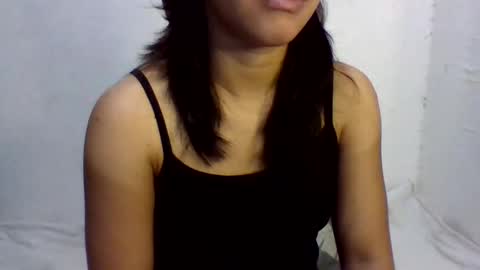 ella_babe25 online show from April 27, 2026, 9:24 pm