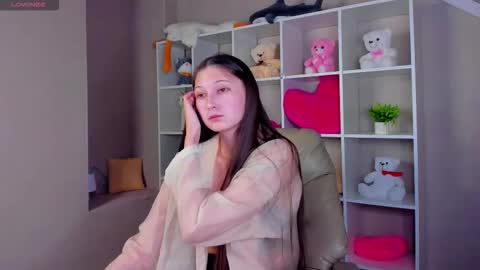 Snapshot of ella_burns chatting on November 12, 2025, 9:53 am Ella online show from November 12, 2025, 9:53 am