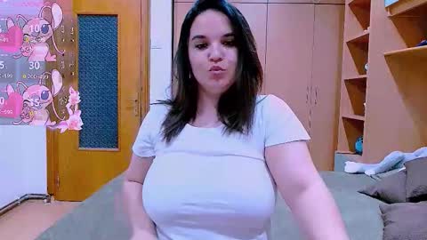 Ella  online show from October 23, 2025, 7:34 pm