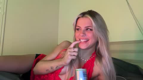 Snapshot of ella_hill chatting on January 10, 2026, 2:57 am Ella online show from January 10, 2026, 2:57 am