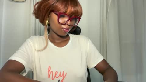 Snapshot of ella_laurel chatting on April 10, 2026, 2:55 pm Ella online show from April 10, 2026, 2:55 pm