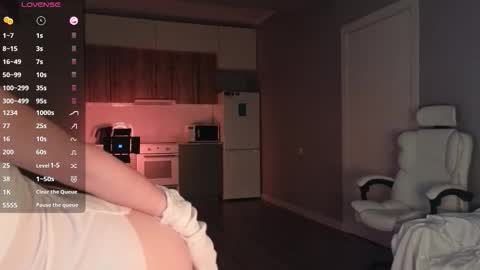 Snapshot of ella_lee15 chatting on September 15, 2025, 2:44 am Lee online show from September 15, 2025, 2:44 am