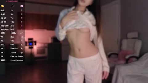 Snapshot of ella_lee15 chatting on October 20, 2025, 2:12 am Lee online show from October 20, 2025, 2:12 am