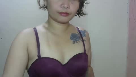 Snapshot of ella_lee15x chatting on May 29, 2026, 10:57 am ella lee15x online show from May 29, 2026, 10:57 am